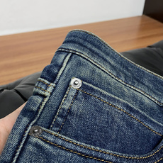 Loro Piana 诺悠翩雅 30-38 2026秋冬新款 牛仔裤 干净利落剪裁,都市风十足 采用精纺面料手感软糯干爽 Loro Piana 诺悠翩雅 30-38 2026秋冬新款 牛仔裤 干净利落剪裁,都市风十足 采用精纺面料手感软糯干爽