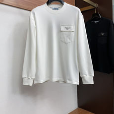 普拉达 M-3xL 26秋冬男装专柜官网新品长袖打底 爆款面料超好 人气推荐秋冬必备卫布男士圆领短袖 正面饰有经典图标刺 普拉达 M-3xL 26秋冬男装专柜官网新品长袖打底 爆款面料超好 人气推荐秋冬必备卫布男士圆领短袖 正面饰有经典图标刺