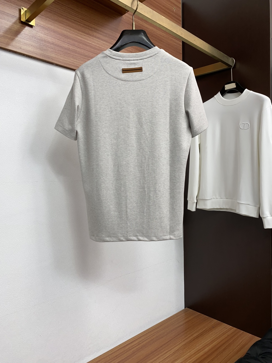 杰尼亚 M-3xL 26秋冬男装专柜官网新品爆款面料超好 人气推荐秋冬必备卫布男士圆领短袖 正面饰有经典图标刺绣元素设计