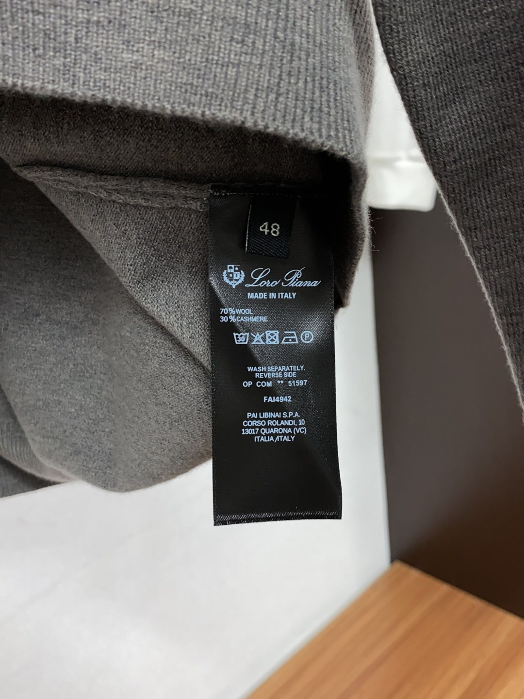 Loro Piana 诺悠翩雅 M-3xL 2026新款秋冬男士高端简约圆领针织翻领羊毛长袖毛衣，香港洋行渠道货，纯正血