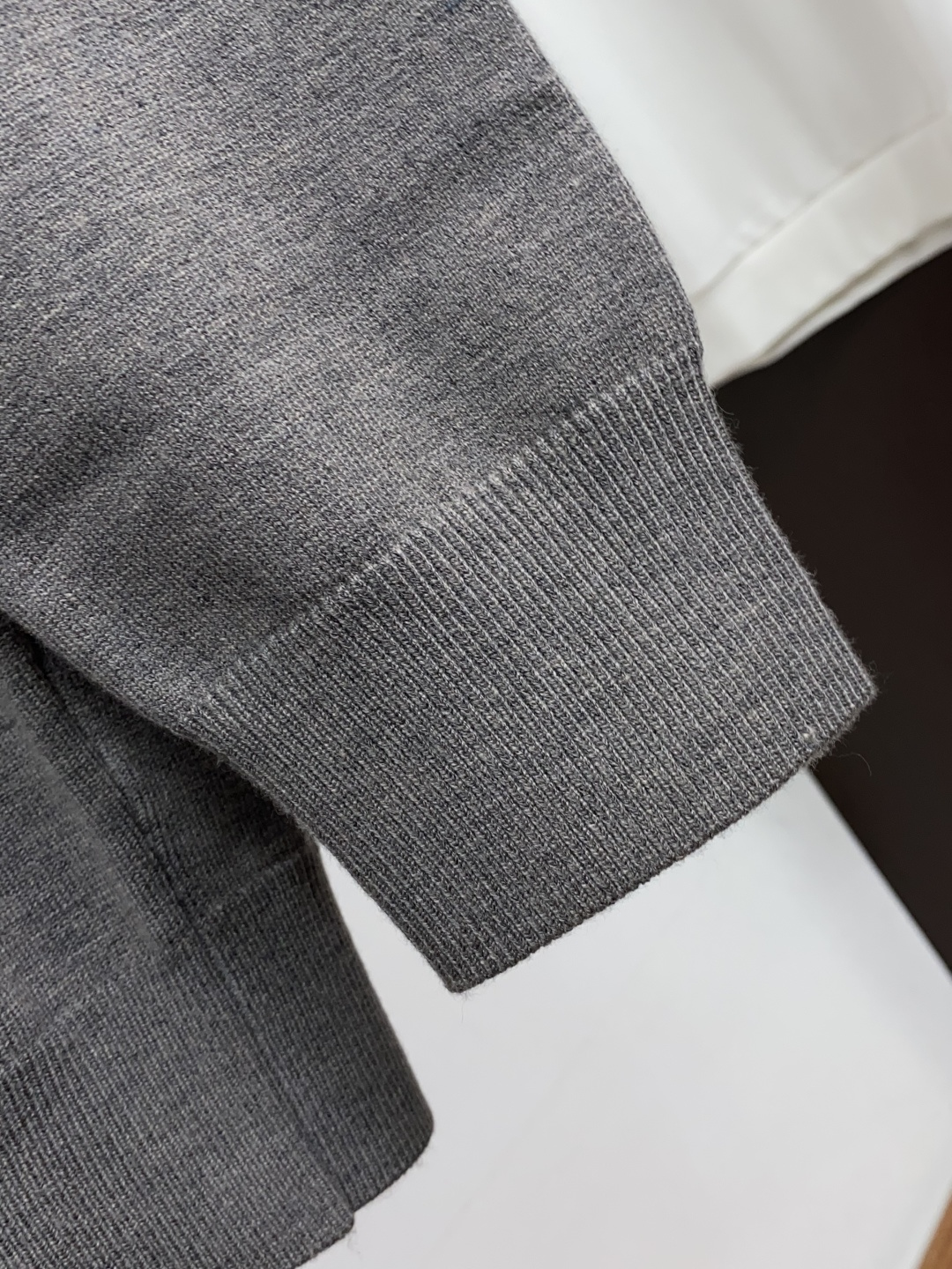 Loro Piana 诺悠翩雅 M-3xL 2026新款秋冬男士高端简约圆领针织翻领羊毛长袖毛衣，香港洋行渠道货，纯正血