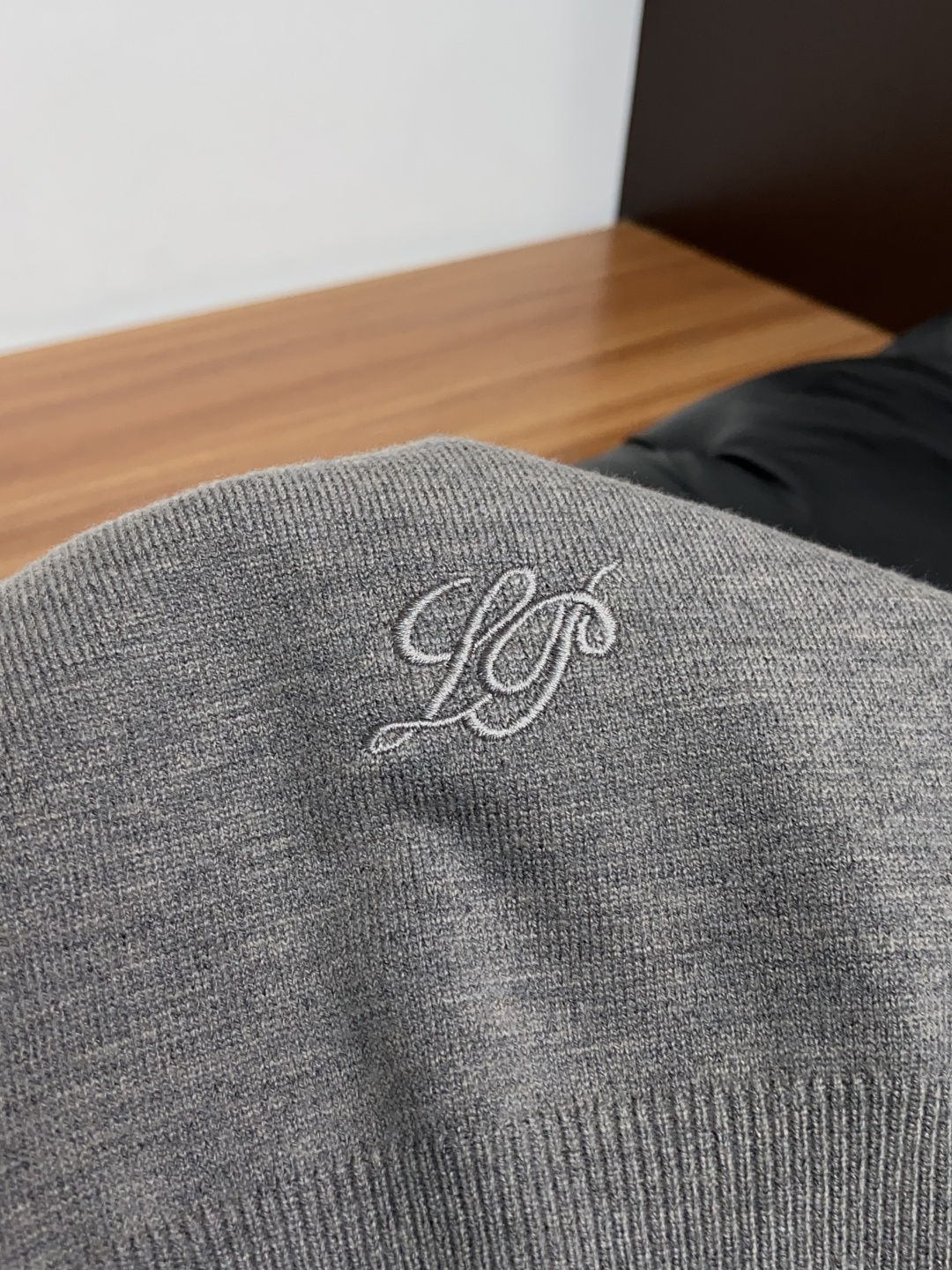 Loro Piana 诺悠翩雅 M-3xL 2026新款秋冬男士高端简约圆领针织翻领羊毛长袖毛衣，香港洋行渠道货，纯正血