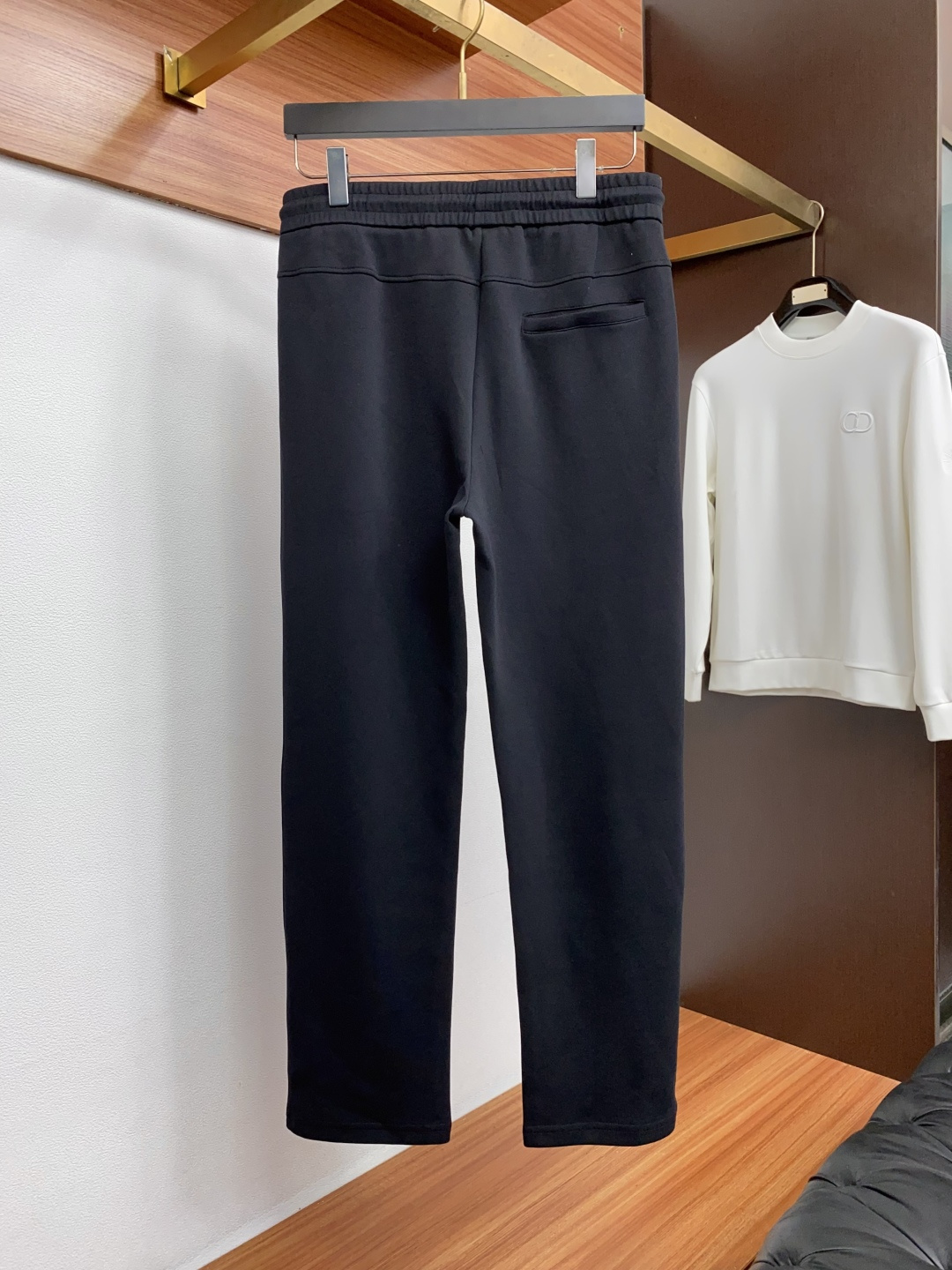 套 Loro Piana 诺悠翩雅 2026秋冬新款首发专柜最新款圆领卫衣套装 高端订制 设计前卫时尚！品牌logo重工