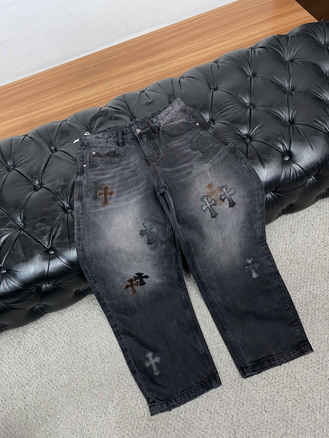 克罗心 M-3xL最新款阔腿弯刀牛仔裤 秋冬最新款上身版型无敌正! 绝对可以闭眼收的一款 此款裤子非常百搭,日常上班 户 克罗心 M-3xL最新款阔腿弯刀牛仔裤 秋冬最新款上身版型无敌正! 绝对可以闭眼收的一款 此款裤子非常百搭,日常上班 户