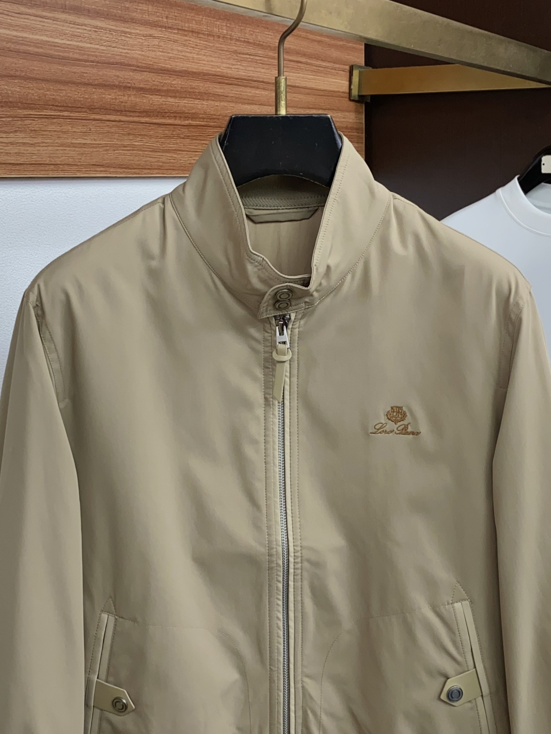 Loro Piana 诺悠翩雅 2026ss新款发布夹克外套，秋冬季爆款外套，经典设计，穿上就是舒适自在又显瘦的存在，慵