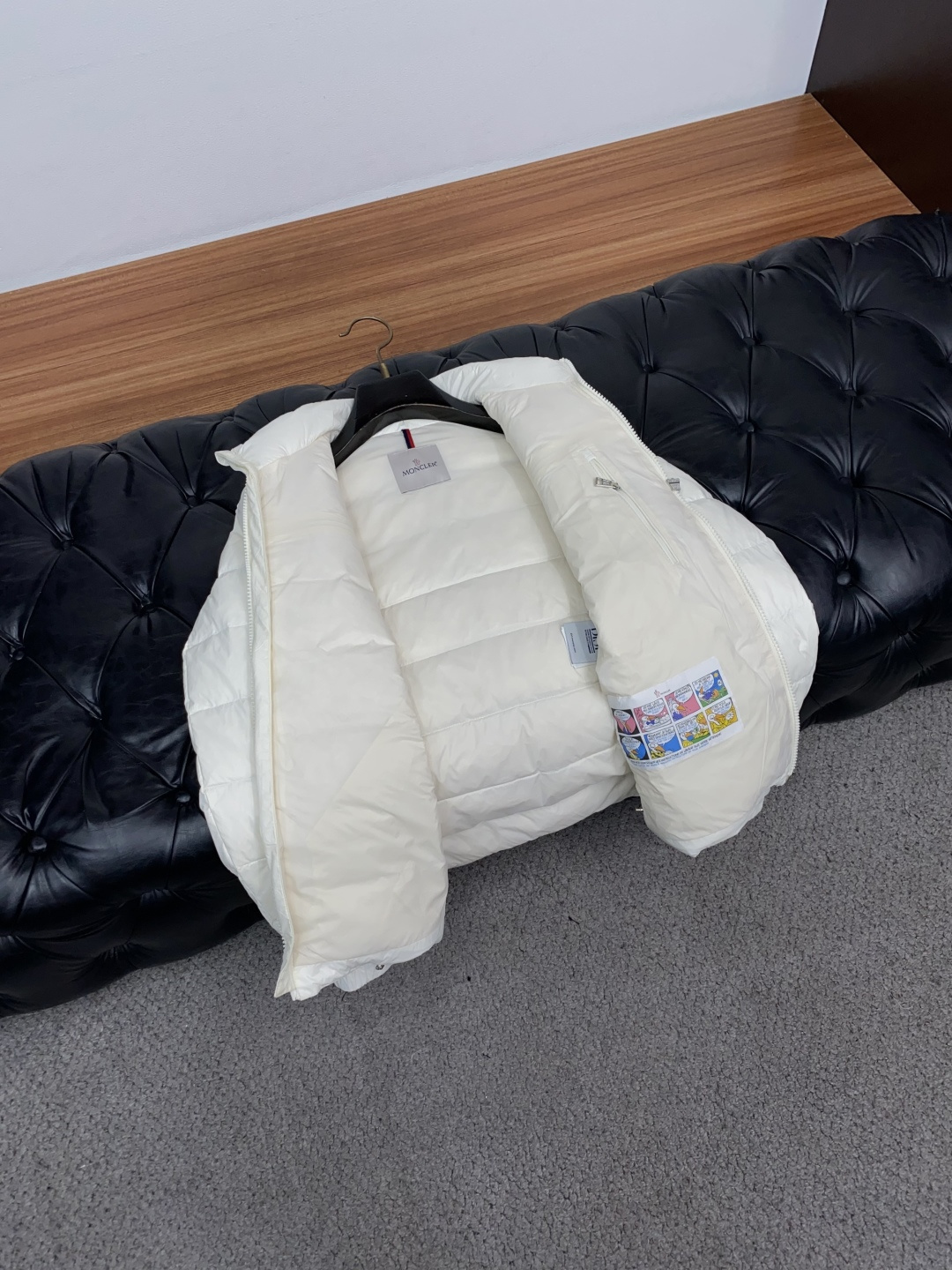 蒙口 羽绒服 爆款原版1:1订制五金配件全进口原版定制 欢迎专柜对比 绝对的高品质 采用顶级新国标90白鸭绒 超柔软 充