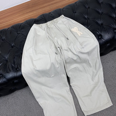 ami 码数S-3xL 2026秋冬新裤 时尚休闲裤 版型:阔 腿裤 面料:纯棉面料 设计亮点:刺绣logo前后呼 ami 码数S-3xL 2026秋冬新裤 时尚休闲裤 版型:阔 腿裤 面料:纯棉面料 设计亮点:刺绣logo前后呼