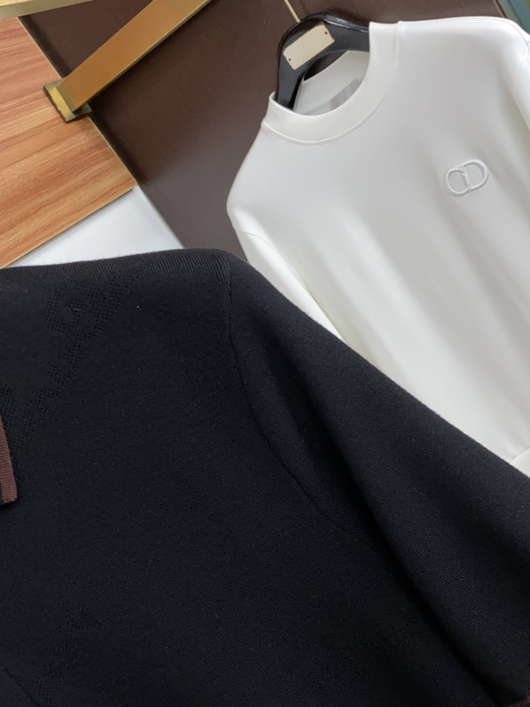 Loro Piana 诺悠翩雅 尺码M-4xL 2026秋冬翻领针织短袖 工艺 老钱风 领口提花logo视觉主调,休闲 Loro Piana 诺悠翩雅 尺码M-4xL 2026秋冬翻领针织短袖 工艺 老钱风 领口提花logo视觉主调,休闲
