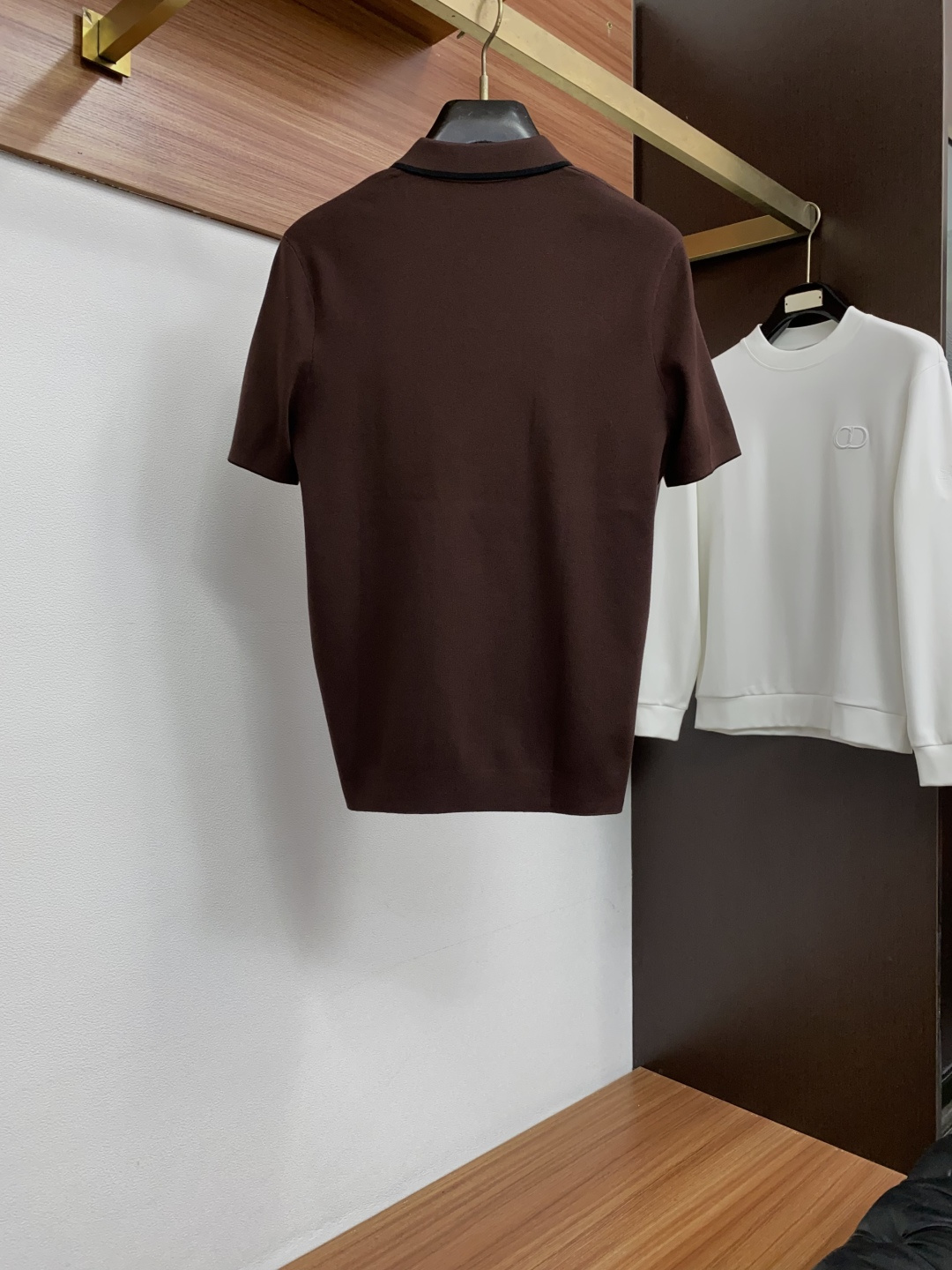 Loro Piana 诺悠翩雅 尺码M-4xL 2026秋冬翻领针织短袖  工艺 老钱风 领口提花logo视觉主调，休闲