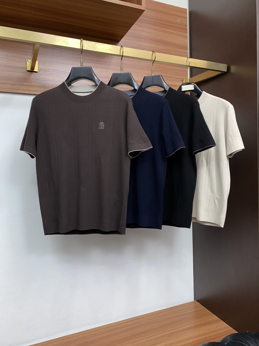 BC 尺码M-4xL 2026秋冬圆领针织短袖  工艺 双色领老钱风 视觉主调，休闲时尚款式 功能 时尚休闲 百搭打底单