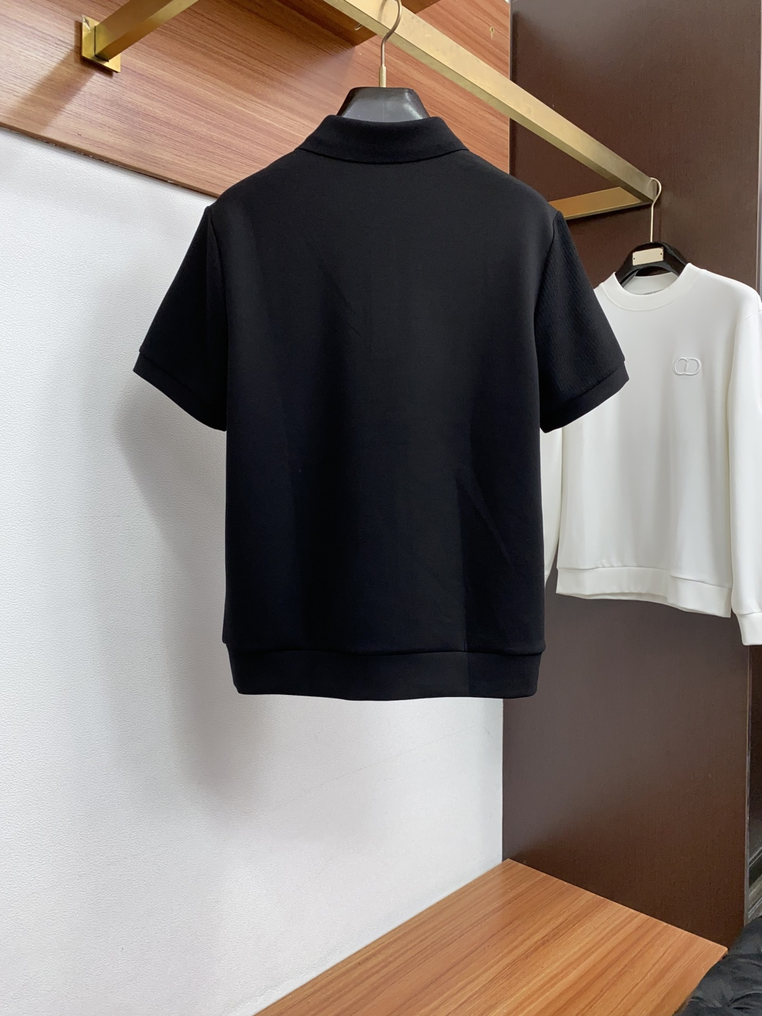 Loro Piana 诺悠翩雅 尺码M-4xL 2026秋冬翻领针织短袖  工艺 老钱风 胸口刺绣logo视觉主调，卫衣