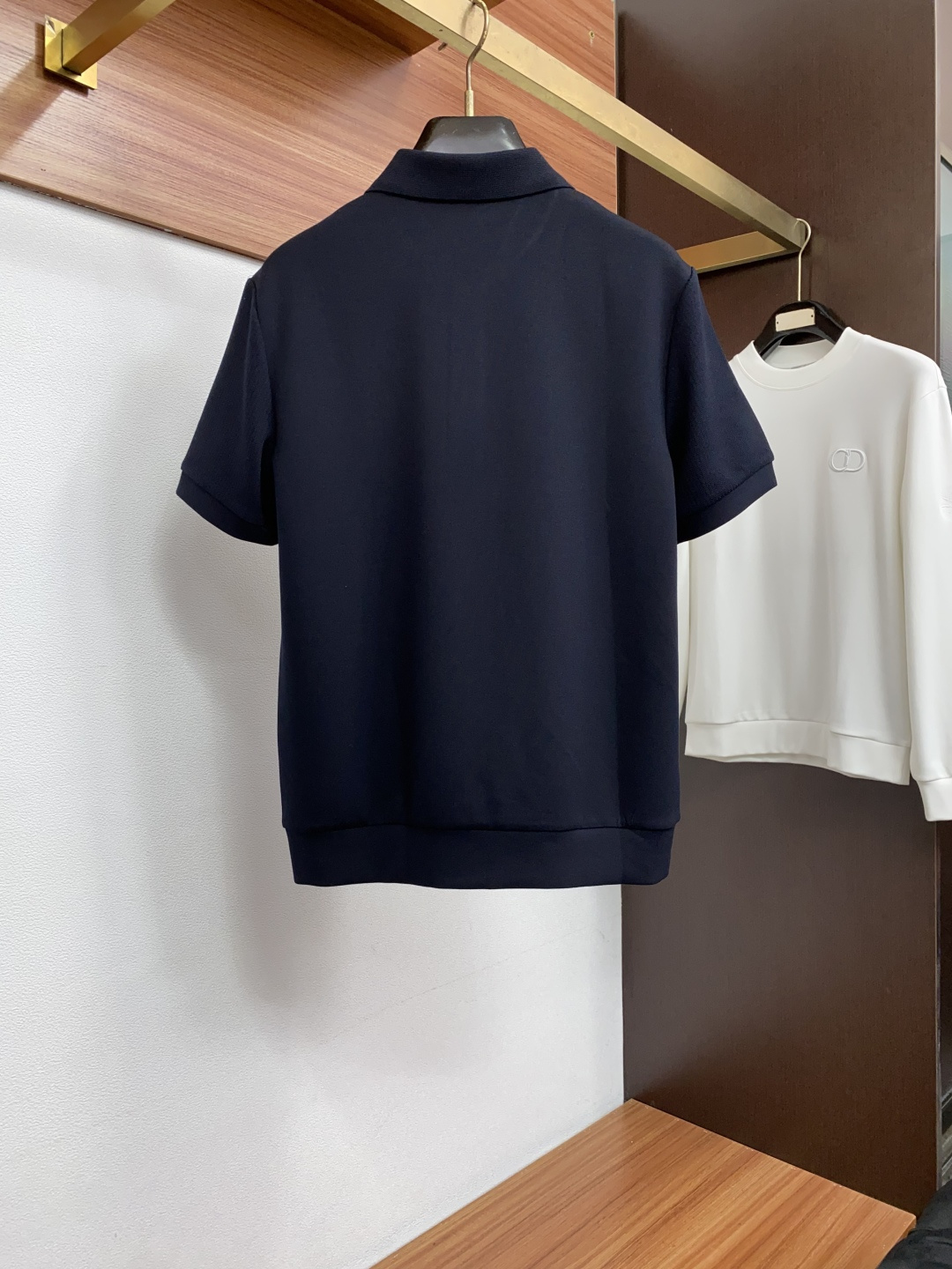 Loro Piana 诺悠翩雅 尺码M-4xL 2026秋冬翻领针织短袖  工艺 老钱风 胸口刺绣logo视觉主调，卫衣