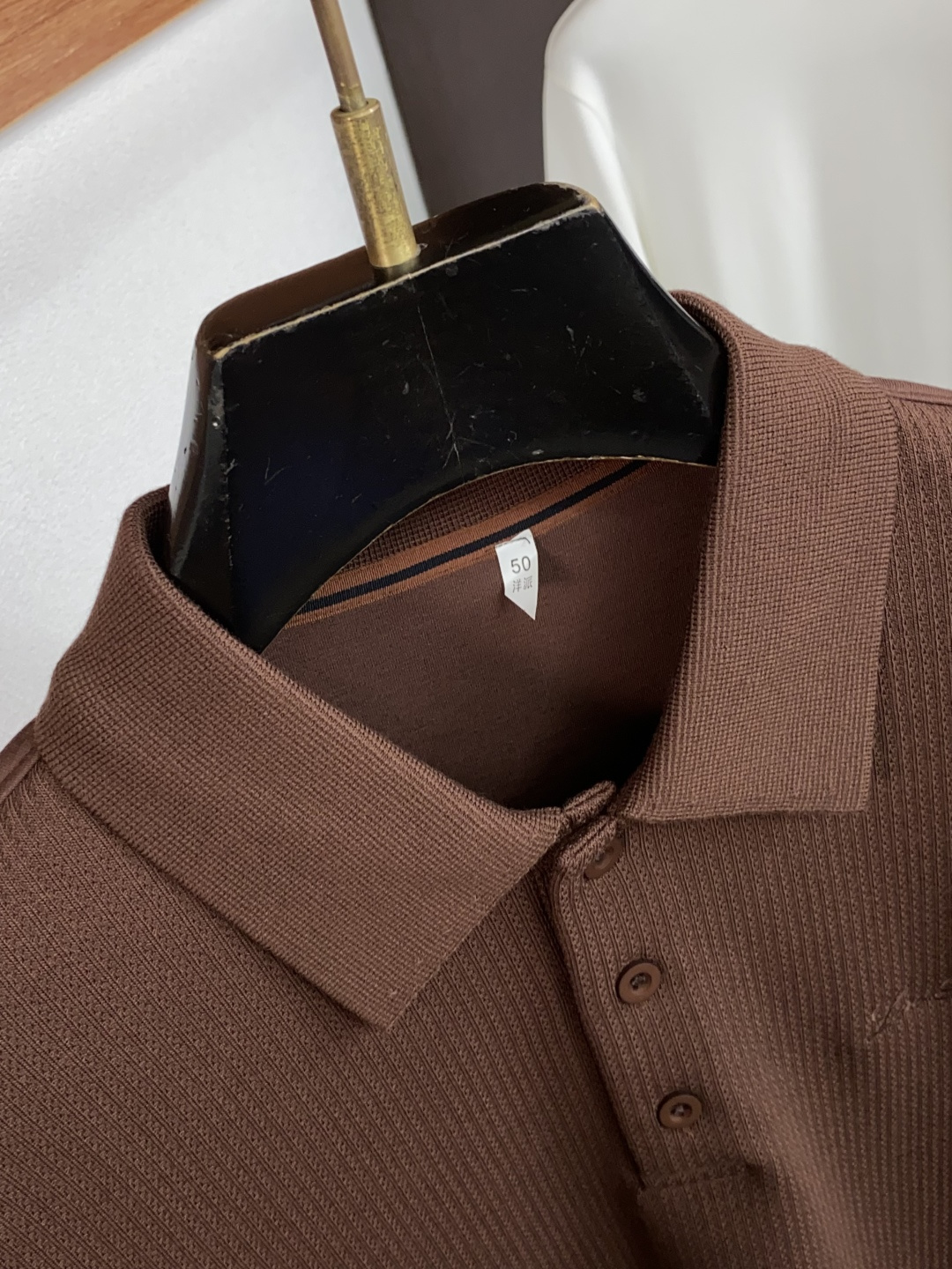 Loro Piana 诺悠翩雅 尺码M-4xL 2026秋冬翻领针织短袖  工艺 老钱风 胸口刺绣logo视觉主调，卫衣