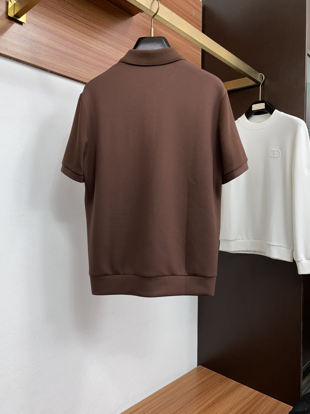 Loro Piana 诺悠翩雅 尺码M-4xL 2026秋冬翻领针织短袖  工艺 老钱风 胸口刺绣logo视觉主调，卫衣