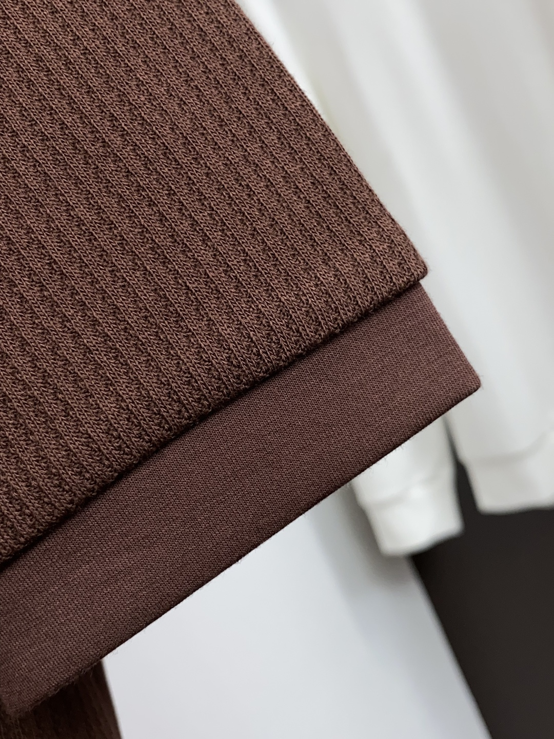 Loro Piana 诺悠翩雅 尺码M-4xL 2026秋冬翻领针织短袖  工艺 老钱风 胸口刺绣logo视觉主调，卫衣
