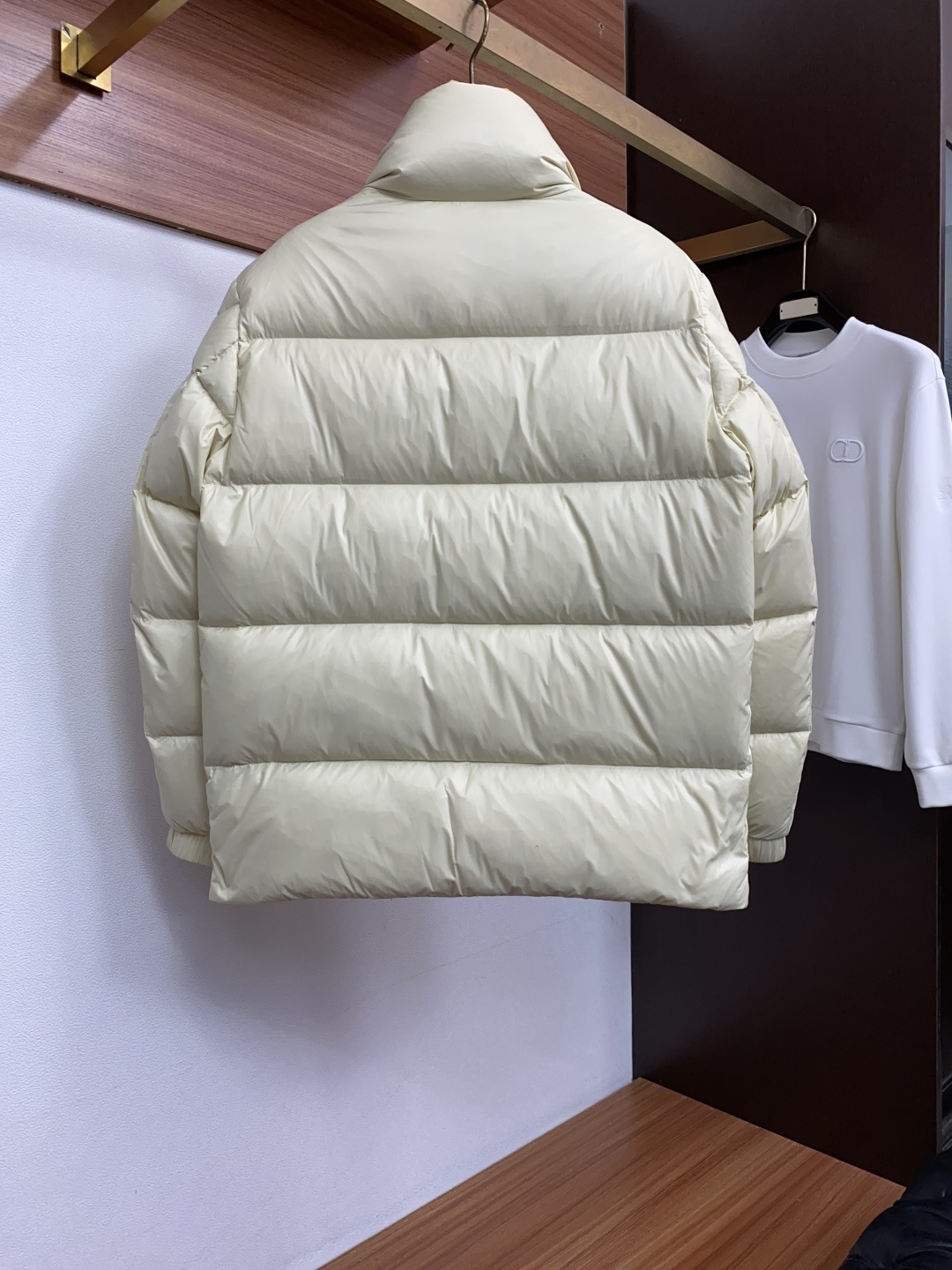 蒙口 羽绒服 爆款原版1:1订制五金配件全进口原版定制 欢迎专柜对比 绝对的高品质 采用顶级新国标90白鸭绒 超柔软 充