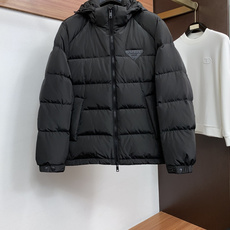 普拉达 羽绒服 爆款原版1:1订制五金配件全进口原版定制 欢迎专柜对比 绝对的高品质 采用顶级新国标90白鸭绒 超柔软 普拉达 羽绒服 爆款原版1:1订制五金配件全进口原版定制 欢迎专柜对比 绝对的高品质 采用顶级新国标90白鸭绒 超柔软