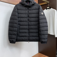 蒙口 羽绒服 爆款原版1:1订制五金配件全进口原版定制 欢迎专柜对比 绝对的高品质 采用顶级新国标90白鸭绒 超柔软 充 蒙口 羽绒服 爆款原版1:1订制五金配件全进口原版定制 欢迎专柜对比 绝对的高品质 采用顶级新国标90白鸭绒 超柔软 充