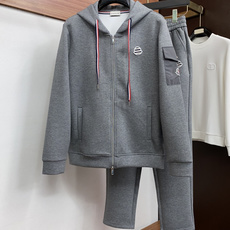 蒙口 M-3xL 休闲运动套装|纯正老钱松弛感 低调立领拉链外套+直筒长裤成套搭配 甄选细腻羊毛混纺面料,软糯亲肤,透气 蒙口 M-3xL 休闲运动套装|纯正老钱松弛感 低调立领拉链外套+直筒长裤成套搭配 甄选细腻羊毛混纺面料,软糯亲肤,透气