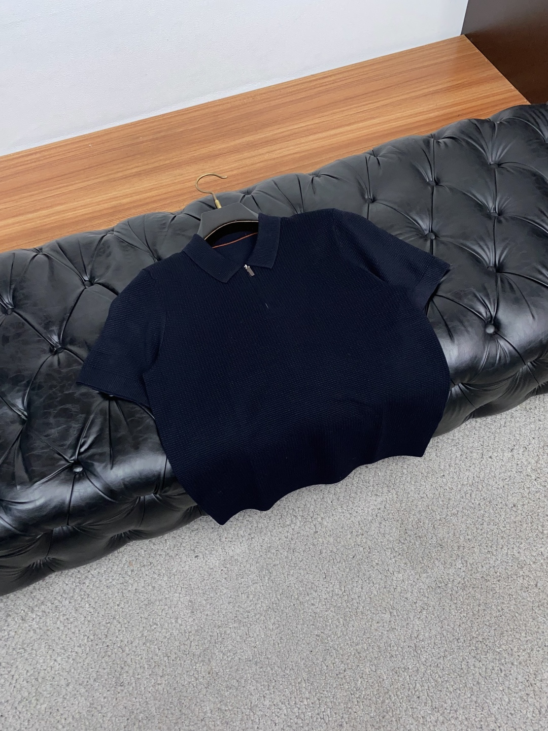 Loro Piana 诺悠翩雅 秋冬高品质 绵羊毛针织半拉链翻领加厚短袖毛衣 精品棉羊毛毛衣 男款高端定制臻品系列 隶属 Loro Piana 诺悠翩雅 秋冬高品质 绵羊毛针织半拉链翻领加厚短袖毛衣 精品棉羊毛毛衣 男款高端定制臻品系列 隶属
