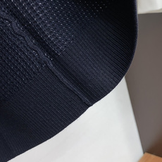 Loro Piana 诺悠翩雅 秋冬高品质 绵羊毛针织半拉链翻领加厚短袖毛衣 精品棉羊毛毛衣 男款高端定制臻品系列 隶属 Loro Piana 诺悠翩雅 秋冬高品质 绵羊毛针织半拉链翻领加厚短袖毛衣 精品棉羊毛毛衣 男款高端定制臻品系列 隶属