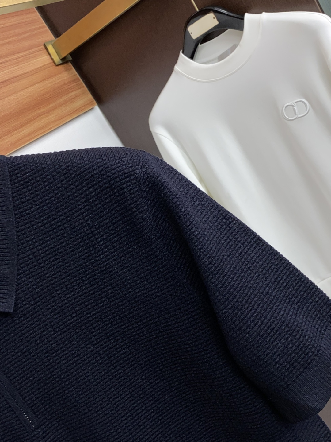 Loro Piana 诺悠翩雅 秋冬高品质 绵羊毛针织半拉链翻领加厚短袖毛衣 精品棉羊毛毛衣 男款高端定制臻品系列 隶属 Loro Piana 诺悠翩雅 秋冬高品质 绵羊毛针织半拉链翻领加厚短袖毛衣 精品棉羊毛毛衣 男款高端定制臻品系列 隶属