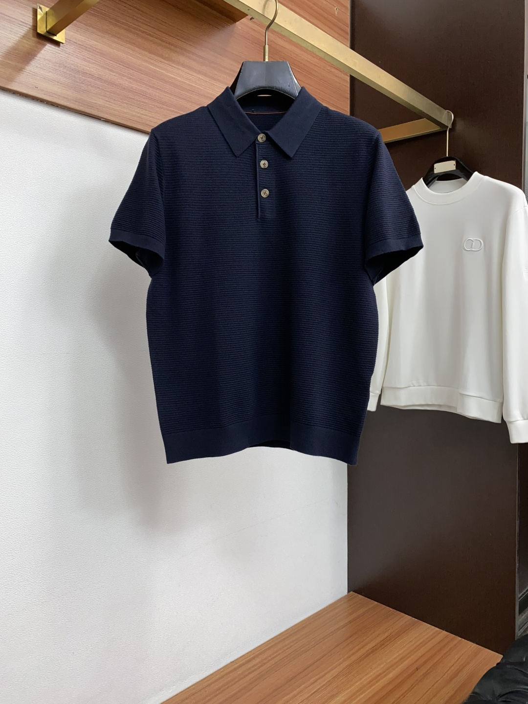 Loro Piana 诺悠翩雅 秋冬高品质 绵羊毛针织翻领加厚短袖毛衣 精品棉羊毛毛衣 男款高端定制臻品系列 隶属品牌高 Loro Piana 诺悠翩雅 秋冬高品质 绵羊毛针织翻领加厚短袖毛衣 精品棉羊毛毛衣 男款高端定制臻品系列 隶属品牌高