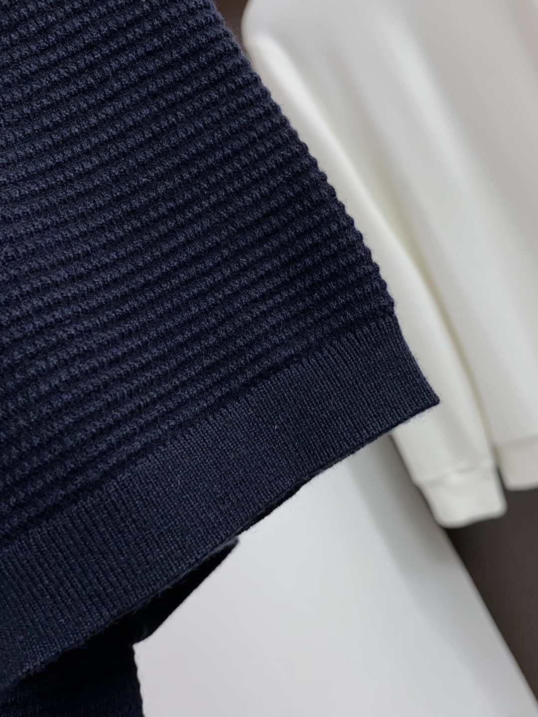 Loro Piana 诺悠翩雅 秋冬高品质 绵羊毛针织翻领加厚短袖毛衣 精品棉羊毛毛衣 男款高端定制臻品系列 隶属品牌高
