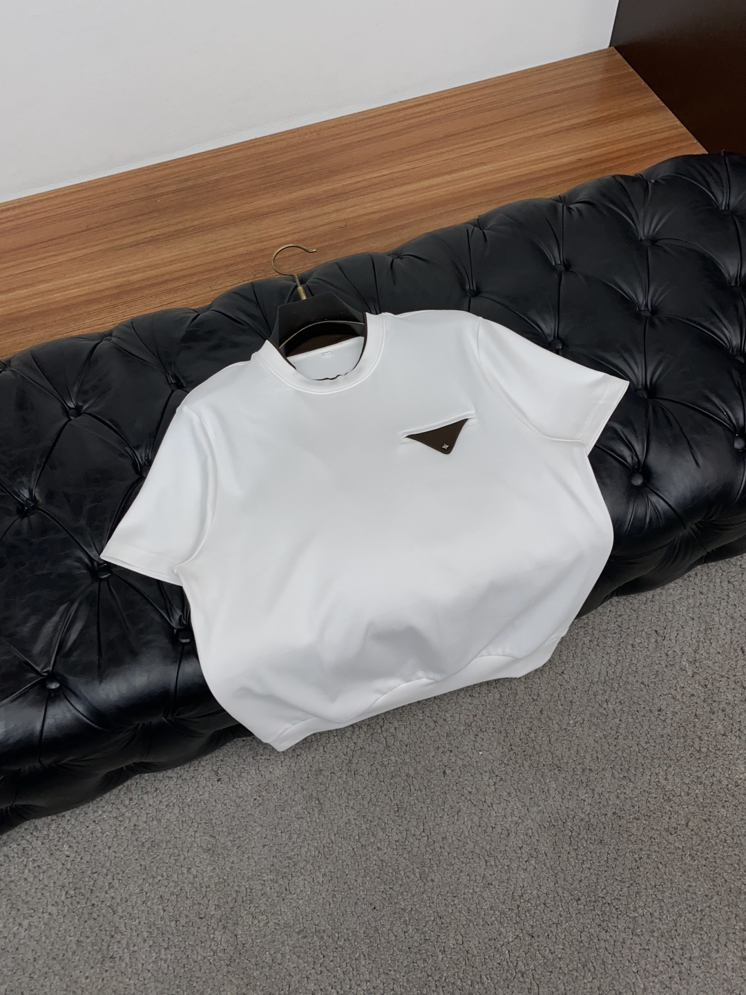 1v 路易威登 M-3xL 26秋冬男装专柜官网新品爆款面料超好 人气推荐秋冬必备莱赛尔380克空气层卫布男士圆领短袖 