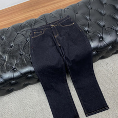 迪奥 29-36最新款直筒阔腿牛仔裤 秋冬最新款上身版型无敌正! 绝对可以闭眼收的一款 此款裤子非常百搭,日常上班 户外 迪奥 29-36最新款直筒阔腿牛仔裤 秋冬最新款上身版型无敌正! 绝对可以闭眼收的一款 此款裤子非常百搭,日常上班 户外
