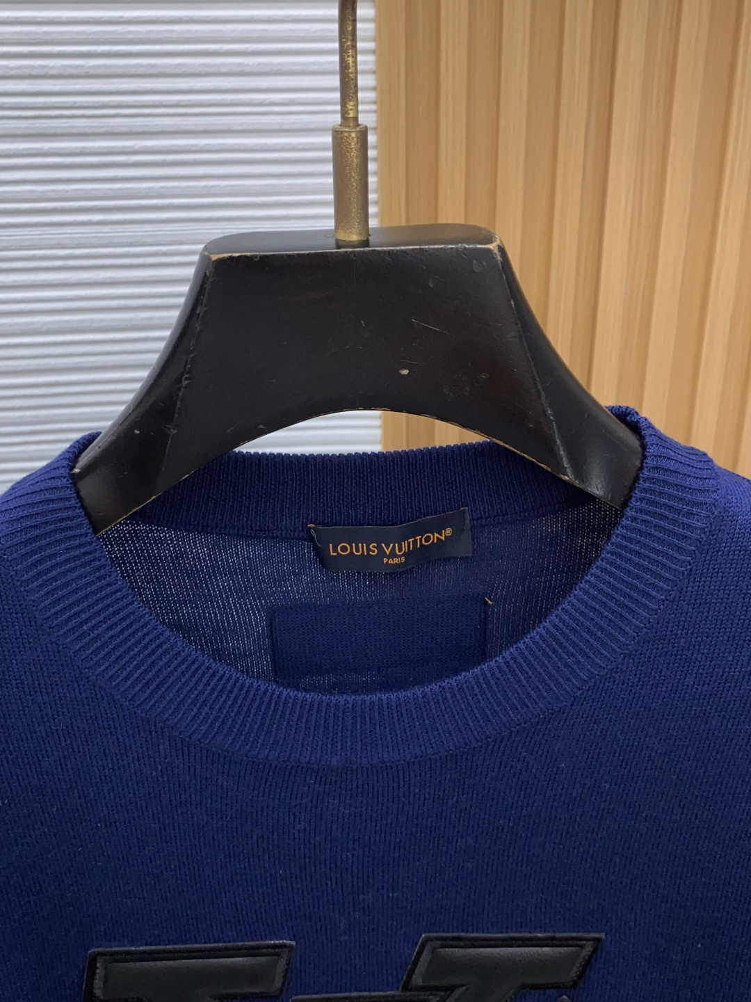 1v 路易威登 S-xxL 2026新款秋冬男士高端宽松款简约圆领针织羊毛短袖毛衣,香港洋行渠道货,纯正血统品质,秋冬新 1v 路易威登 S-xxL 2026新款秋冬男士高端宽松款简约圆领针织羊毛短袖毛衣,香港洋行渠道货,纯正血统品质,秋冬新