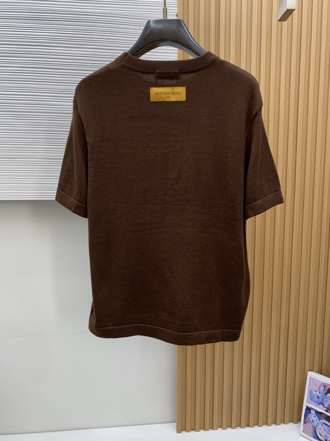 1v 路易威登 S-xxL 2026新款秋冬男士高端宽松款简约圆领针织羊毛短袖毛衣,香港洋行渠道货,纯正血统品质,秋冬新 1v 路易威登 S-xxL 2026新款秋冬男士高端宽松款简约圆领针织羊毛短袖毛衣,香港洋行渠道货,纯正血统品质,秋冬新