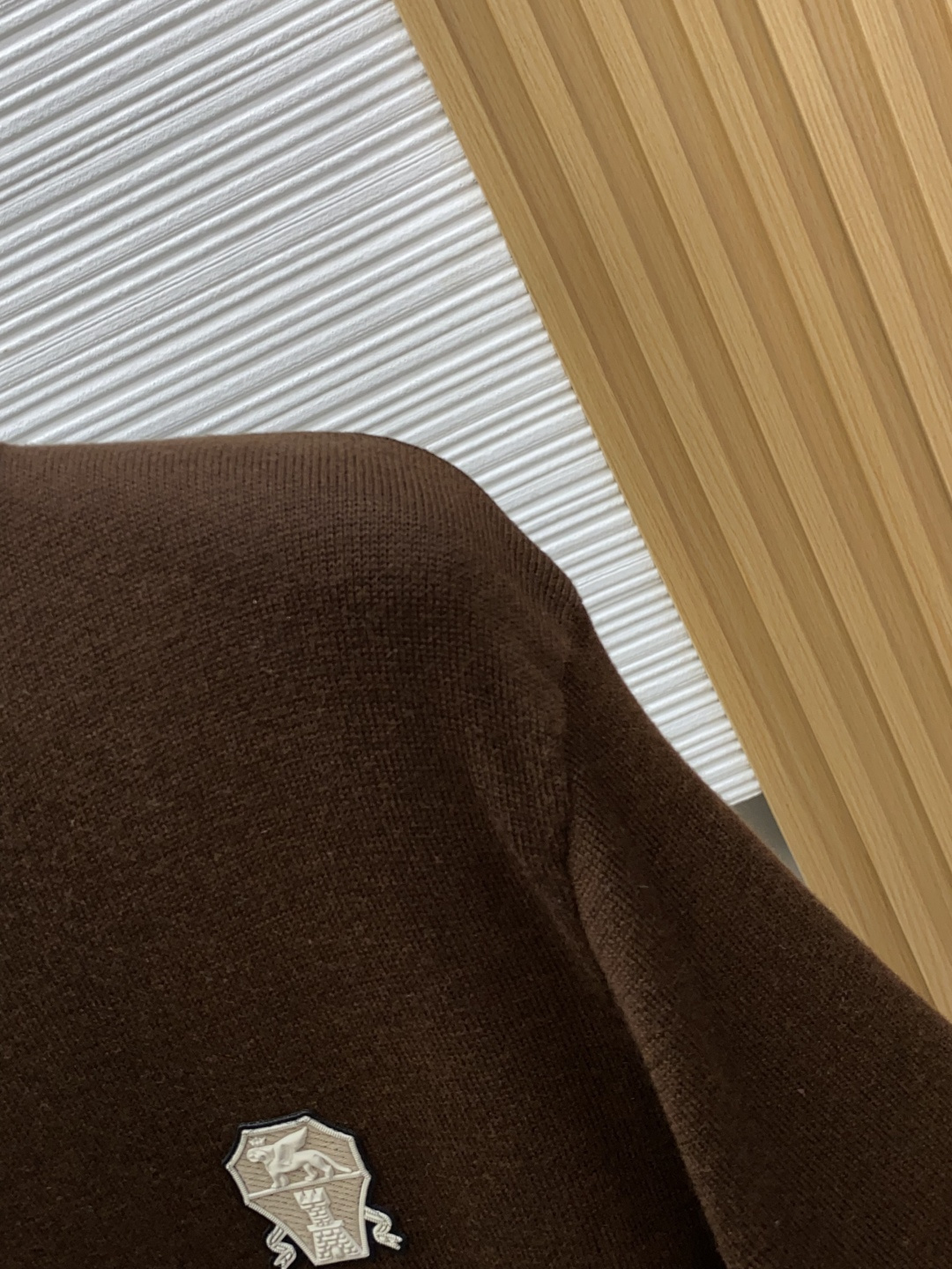 브루넬로쿠치넬리 남성 울 니트 반팔 스웨터 상세 이미지 4