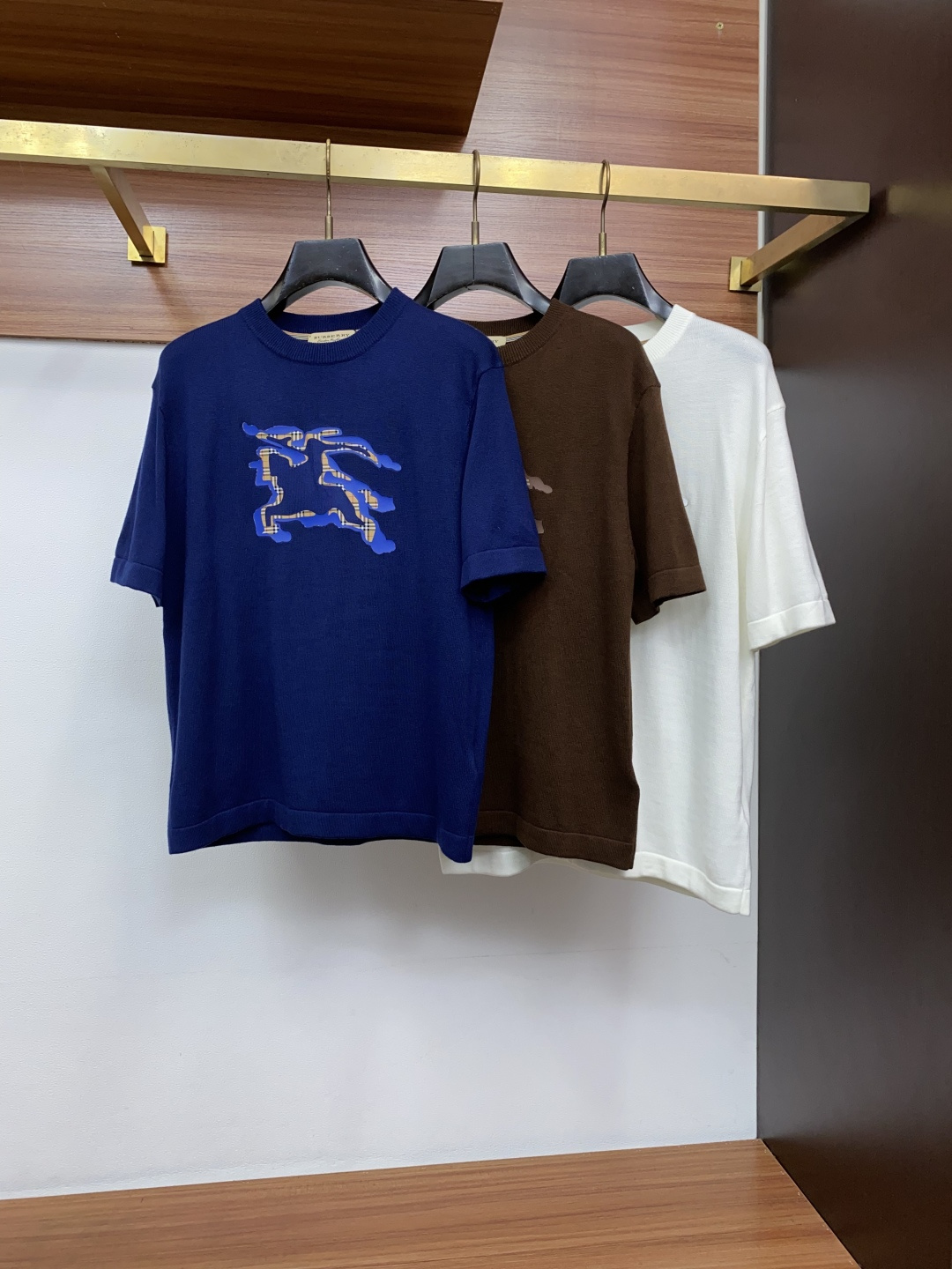 巴宝莉 S-xxL 2026新款秋冬男士高端宽松款简约圆领针织羊毛短袖毛衣,香港洋行渠道货,纯正血统品质,秋冬新款,经典 巴宝莉 S-xxL 2026新款秋冬男士高端宽松款简约圆领针织羊毛短袖毛衣,香港洋行渠道货,纯正血统品质,秋冬新款,经典