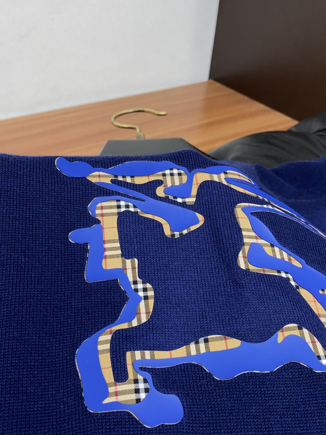 巴宝莉 S-xxL 2026新款秋冬男士高端宽松款简约圆领针织羊毛短袖毛衣,香港洋行渠道货,纯正血统品质,秋冬新款,经典 巴宝莉 S-xxL 2026新款秋冬男士高端宽松款简约圆领针织羊毛短袖毛衣,香港洋行渠道货,纯正血统品质,秋冬新款,经典