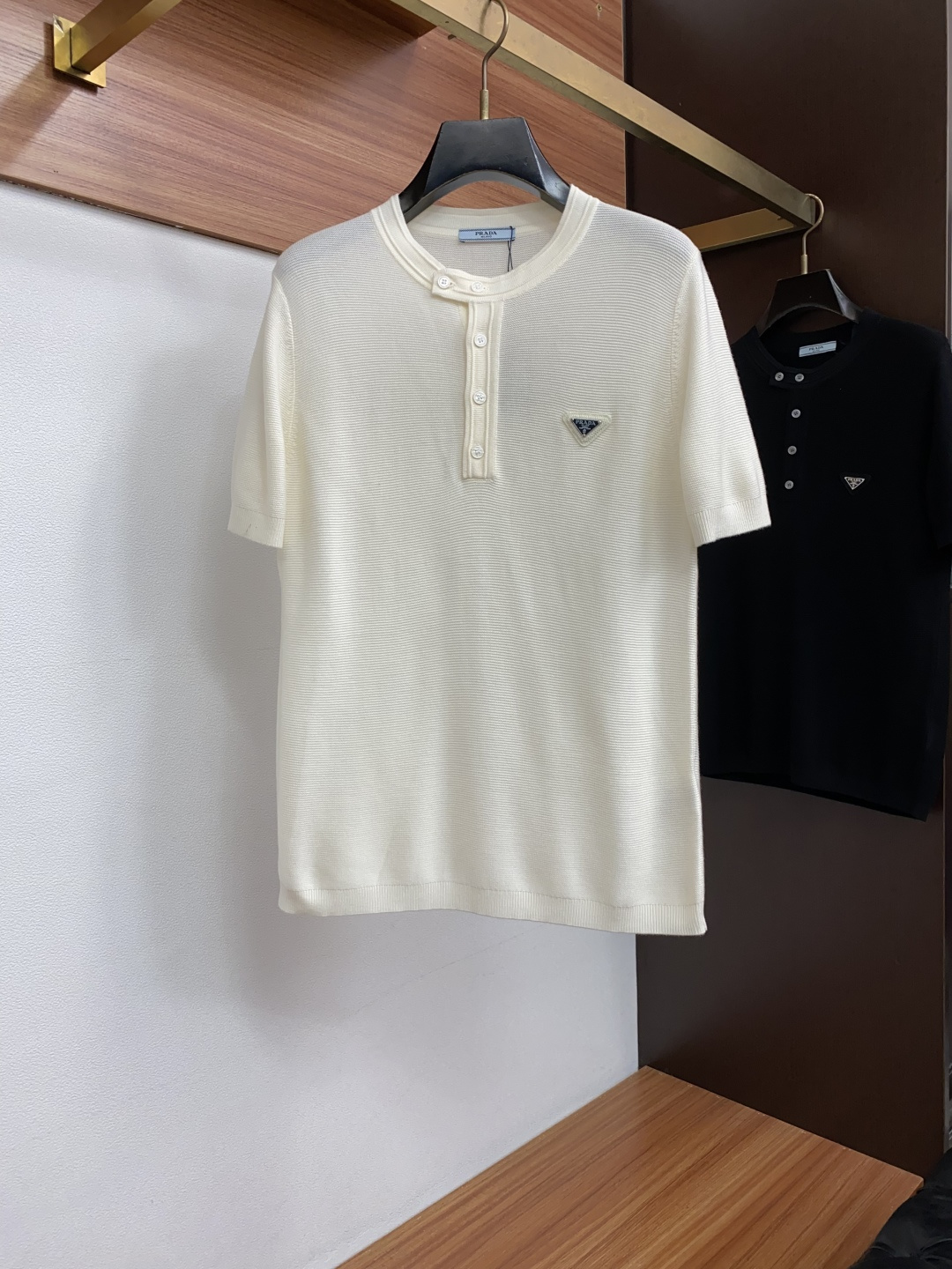 普拉达 S-xxL 2026新款秋冬男士高端宽松款简约圆领针织羊毛短袖毛衣，香港洋行渠道货，纯正血统品质，秋冬新款，经典