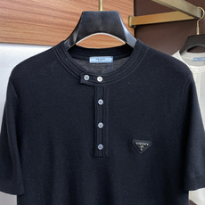 普拉达 S-xxL 2026新款秋冬男士高端宽松款简约圆领针织羊毛短袖毛衣,香港洋行渠道货,纯正血统品质,秋冬新款,经典 普拉达 S-xxL 2026新款秋冬男士高端宽松款简约圆领针织羊毛短袖毛衣,香港洋行渠道货,纯正血统品质,秋冬新款,经典