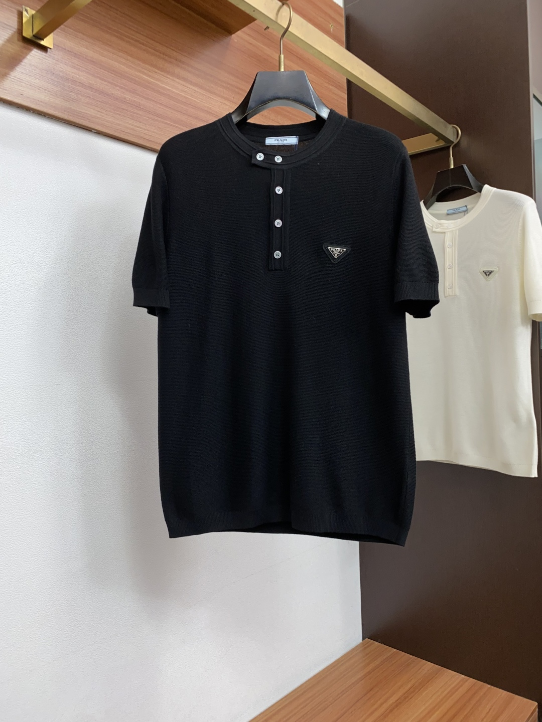 普拉达 S-xxL 2026新款秋冬男士高端宽松款简约圆领针织羊毛短袖毛衣，香港洋行渠道货，纯正血统品质，秋冬新款，经典