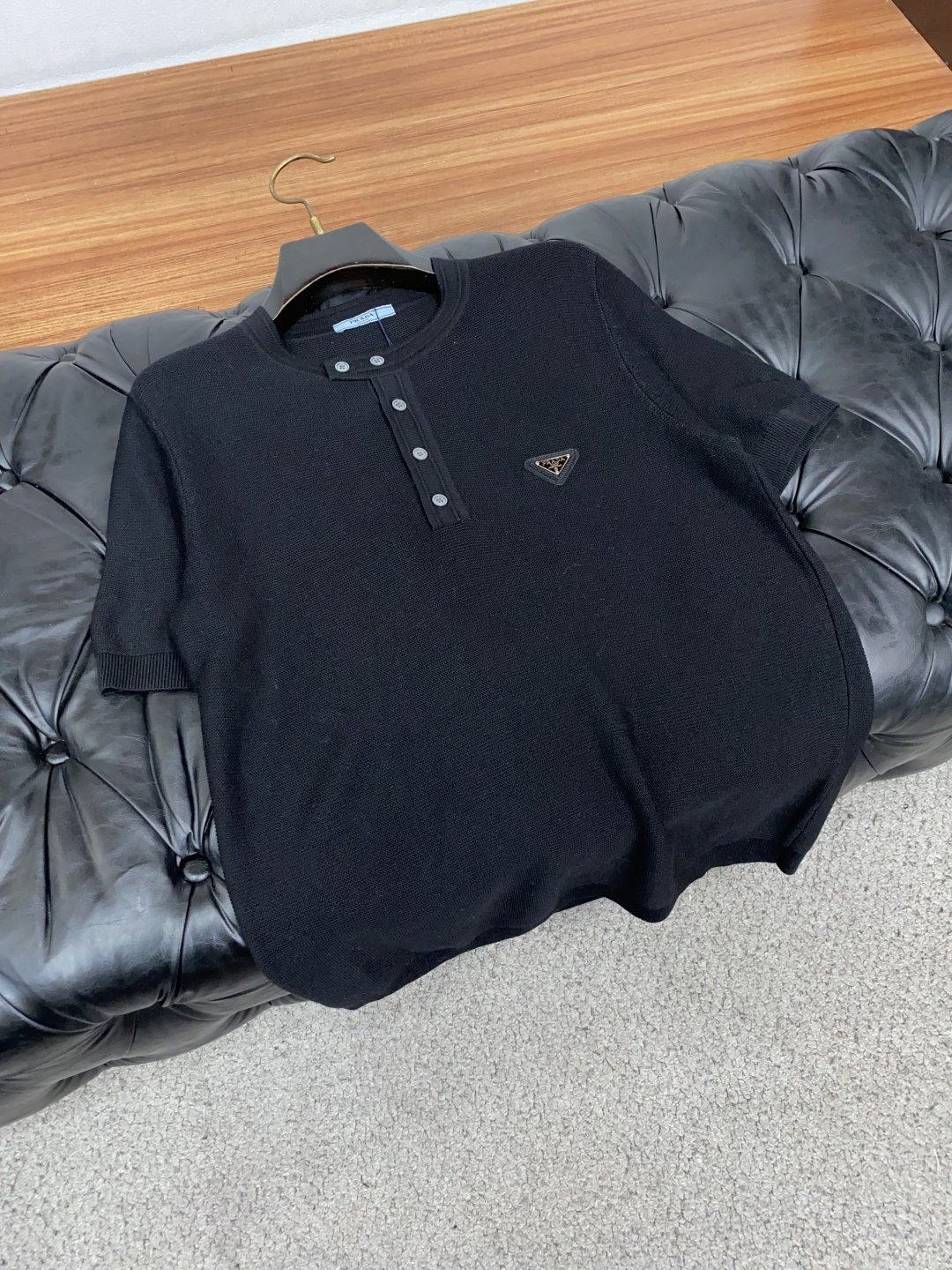 普拉达 S-xxL 2026新款秋冬男士高端宽松款简约圆领针织羊毛短袖毛衣,香港洋行渠道货,纯正血统品质,秋冬新款,经典 普拉达 S-xxL 2026新款秋冬男士高端宽松款简约圆领针织羊毛短袖毛衣,香港洋行渠道货,纯正血统品质,秋冬新款,经典