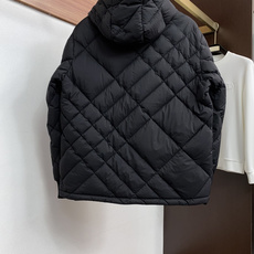 巴宝莉 26秋冬男士时尚羽绒服 轻奢时尚休闲风格,轻盈保暖柔软!低调系列时尚百搭,就是有型!香港贸易订单款,超级种草的 巴宝莉 26秋冬男士时尚羽绒服 轻奢时尚休闲风格,轻盈保暖柔软!低调系列时尚百搭,就是有型!香港贸易订单款,超级种草的