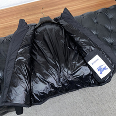 巴宝莉 26秋冬男士时尚羽绒服 轻奢时尚休闲风格,轻盈保暖柔软!低调系列时尚百搭,就是有型!香港贸易订单款,超级种草的 巴宝莉 26秋冬男士时尚羽绒服 轻奢时尚休闲风格,轻盈保暖柔软!低调系列时尚百搭,就是有型!香港贸易订单款,超级种草的