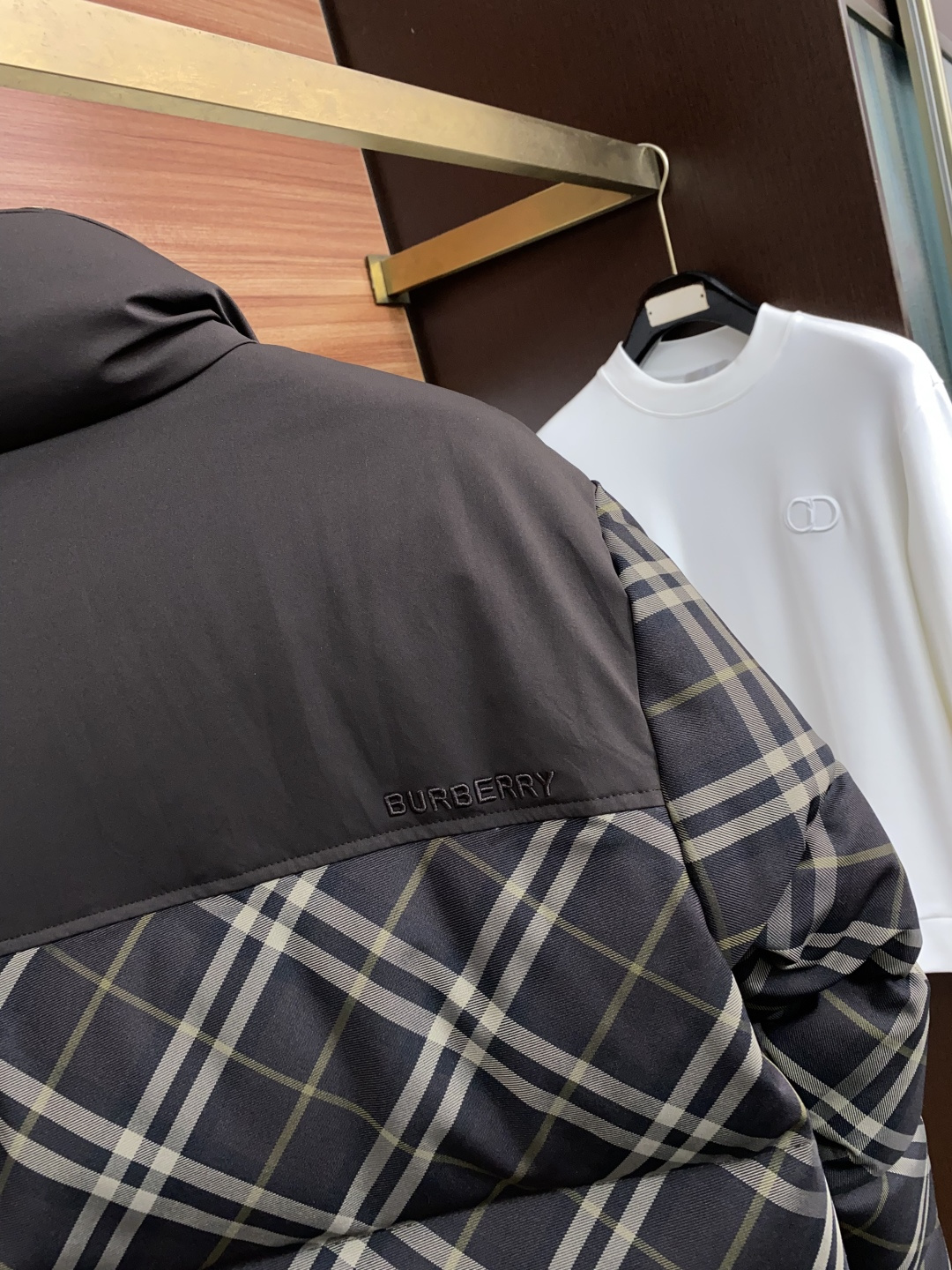 巴宝莉 26秋冬男士时尚羽绒服 轻奢时尚休闲风格,轻盈保暖柔软!低调系列时尚百搭,就是有型!香港贸易订单款,超级种草的 巴宝莉 26秋冬男士时尚羽绒服 轻奢时尚休闲风格,轻盈保暖柔软!低调系列时尚百搭,就是有型!香港贸易订单款,超级种草的