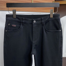 Loro Piana 诺悠翩雅 29-38最新款修身 牛仔裤 秋冬最新款上身版型无敌正! 绝对可以闭眼收的一款 此款裤子 Loro Piana 诺悠翩雅 29-38最新款修身 牛仔裤 秋冬最新款上身版型无敌正! 绝对可以闭眼收的一款 此款裤子