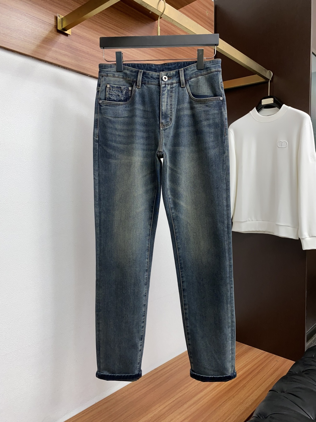 브리오니 슬림핏 남성 청바지 상세 이미지 3