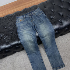 Loro Piana 诺悠翩雅 29-38最新款修身 牛仔裤 秋冬最新款上身版型无敌正! 绝对可以闭眼收的一款 此款裤子 Loro Piana 诺悠翩雅 29-38最新款修身 牛仔裤 秋冬最新款上身版型无敌正! 绝对可以闭眼收的一款 此款裤子