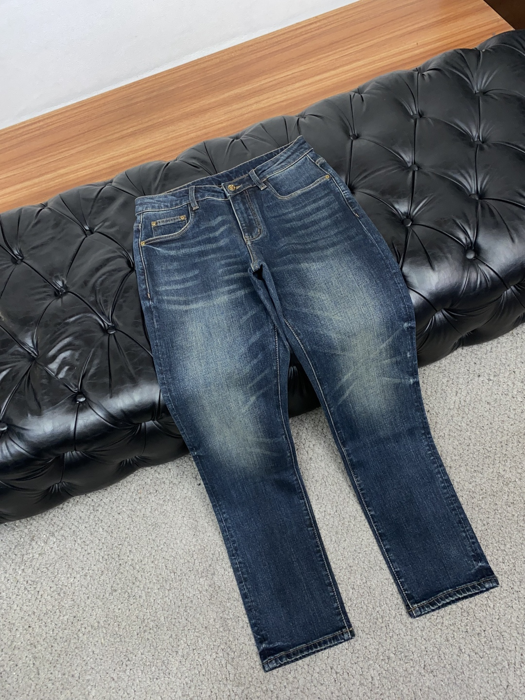 克罗心 29-38最新款修身 牛仔裤 秋冬最新款上身版型无敌正! 绝对可以闭眼收的一款 此款裤子非常百搭,日常上班 户外 克罗心 29-38最新款修身 牛仔裤 秋冬最新款上身版型无敌正! 绝对可以闭眼收的一款 此款裤子非常百搭,日常上班 户外