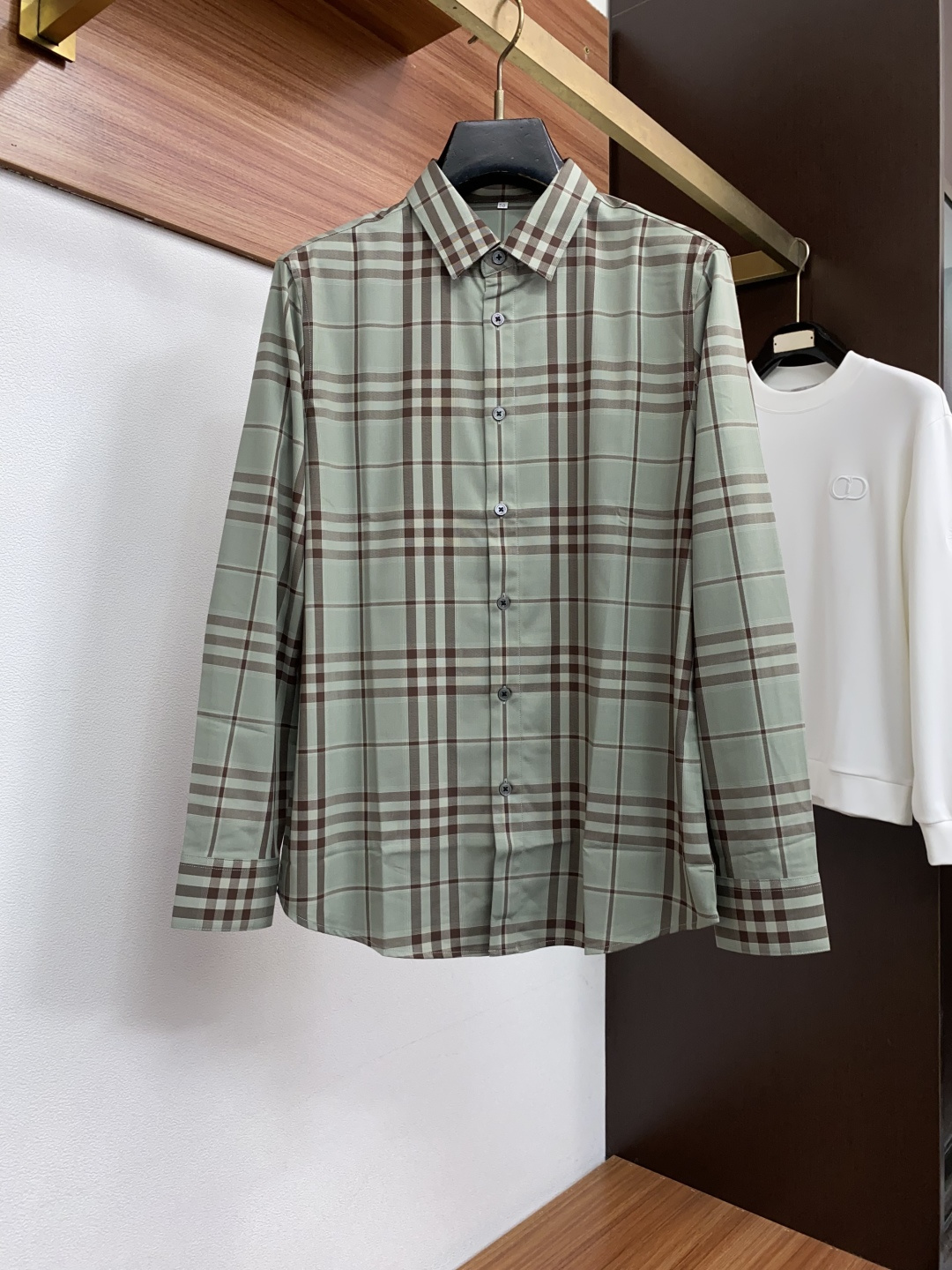 巴宝莉 官网1:1原单品质26ss新款秋冬格子对位衬衫原版5,200购入开发,面料采用100%锦纶定织格纹图案,确保衣 巴宝莉 官网1:1原单品质26ss新款秋冬格子对位衬衫原版5,200购入开发,面料采用100%锦纶定织格纹图案,确保衣