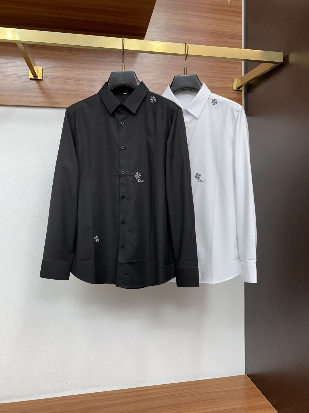 迪奥  M-3XL 原单品质26ss新款秋冬 定制面料确保衣身的耐磨性和抗皱性。定制对位刺绣 红外线激光定位纸样切割 流
