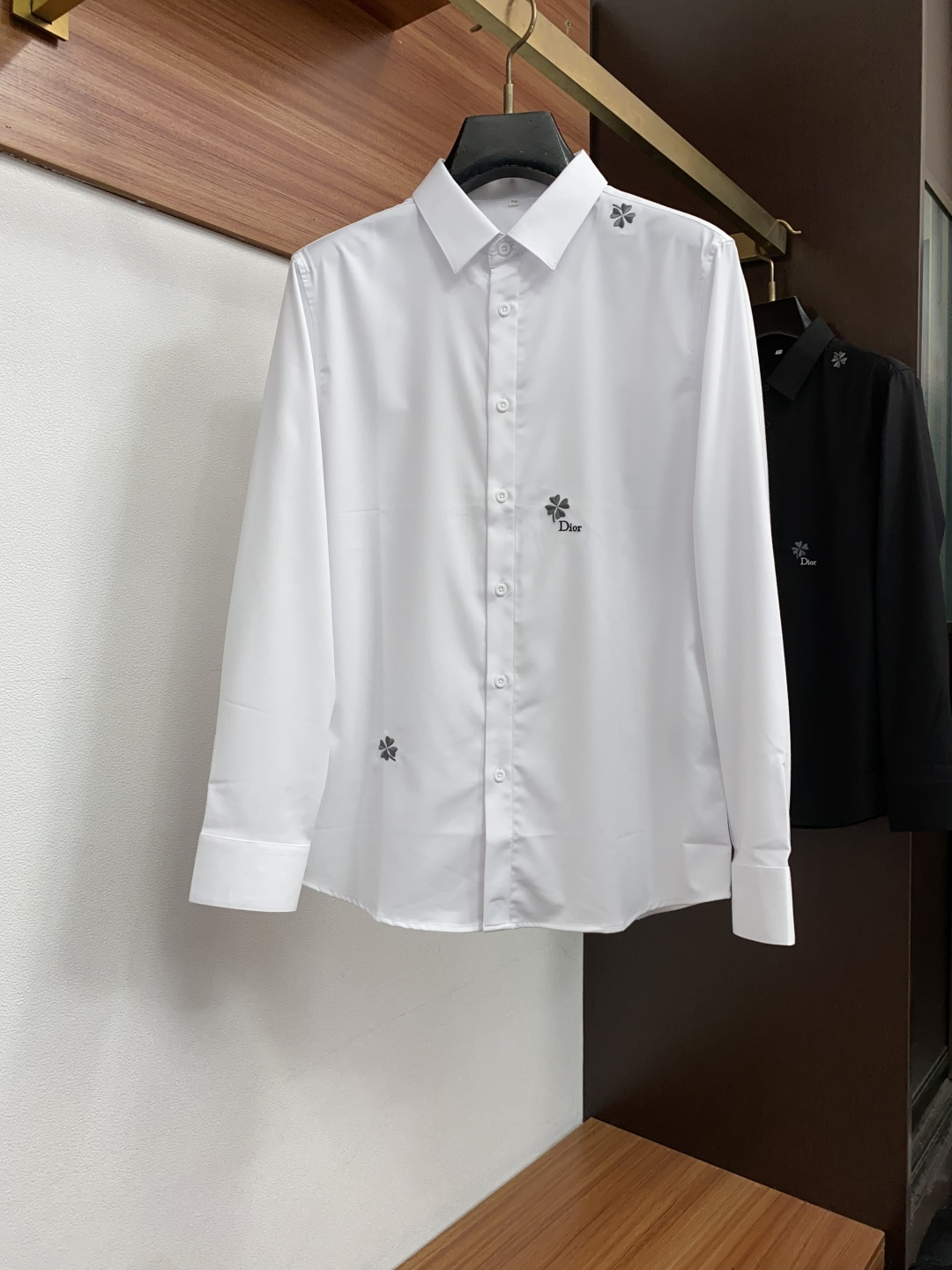 迪奥 M-3XL 原单品质26ss新款秋冬 定制面料确保衣身的耐磨性和抗皱性。定制对位刺绣 红外线激光定位纸样切割 流水