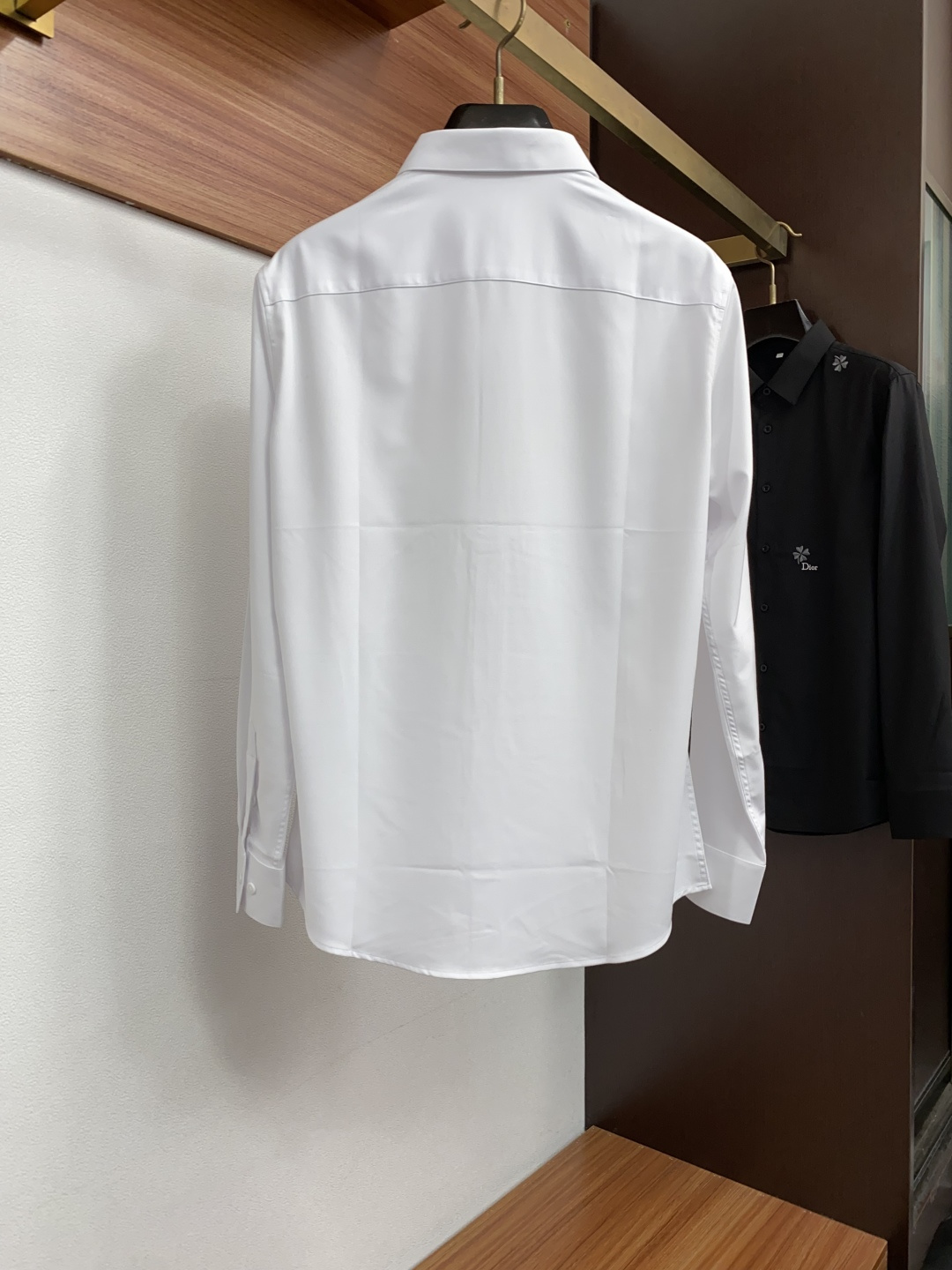 迪奥 M-3XL 原单品质26ss新款秋冬 定制面料确保衣身的耐磨性和抗皱性。定制对位刺绣 红外线激光定位纸样切割 流水